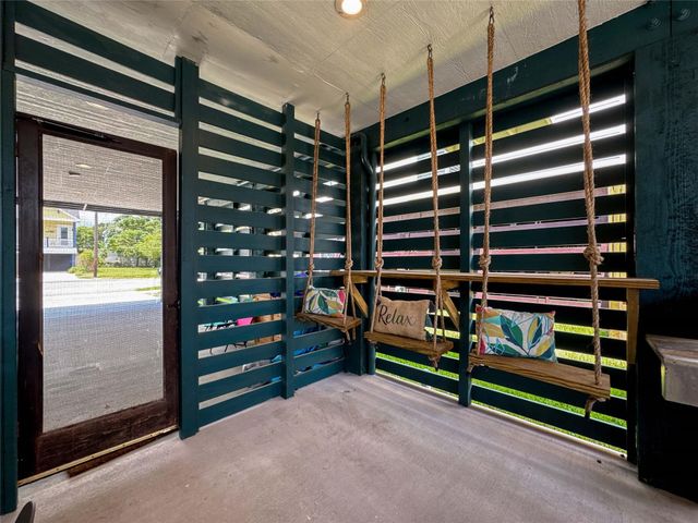 1208 32nd Street, Galveston, TX 77550