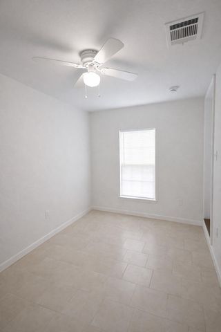 916 Parkway Street, Baytown, TX 77520