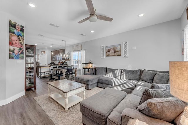 101 Cailin CT, Burnet, TX 78611