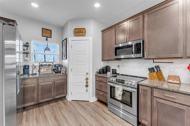 101 Cailin CT, Burnet, TX 78611