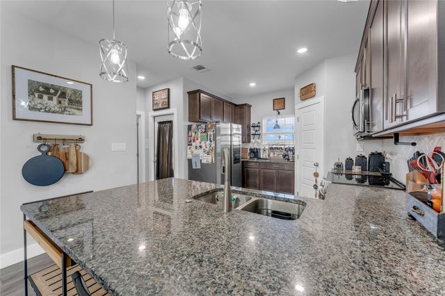 101 Cailin CT, Burnet, TX 78611