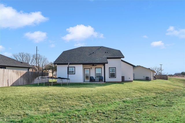 101 Cailin CT, Burnet, TX 78611
