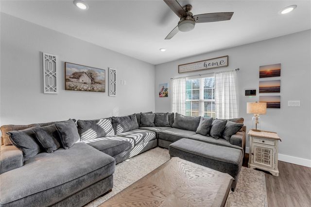 101 Cailin CT, Burnet, TX 78611