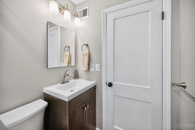 602 Stanton Avenue, Terrace Park, OH 45174