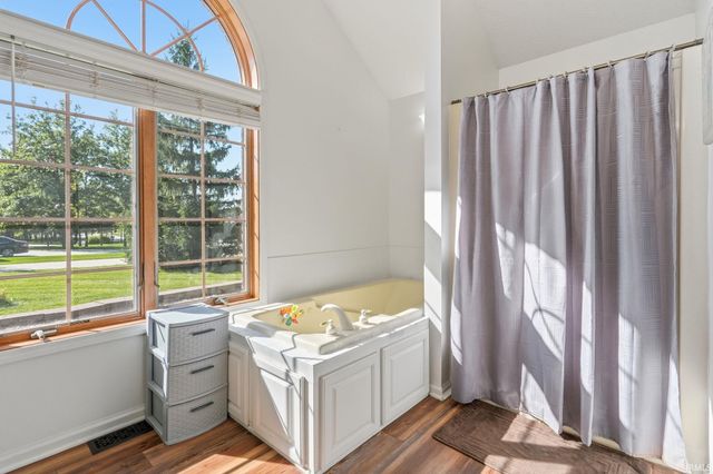 14988 Leo Creek Boulevard, Leo, IN 46765