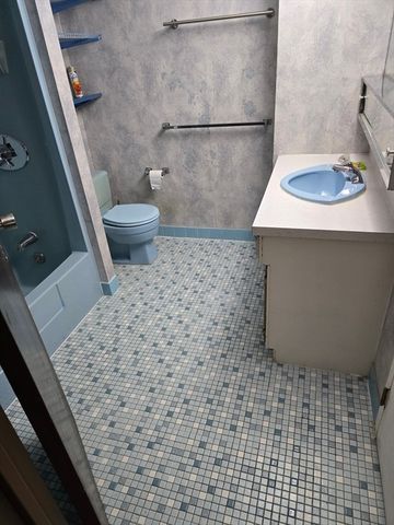 1550 Worcester Rd. 414-B, Framingham, MA 01702