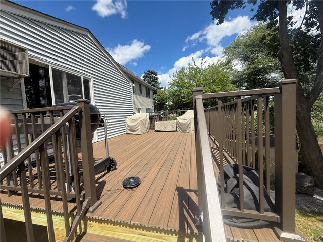 14 Deane Place, Larchmont, NY 10538