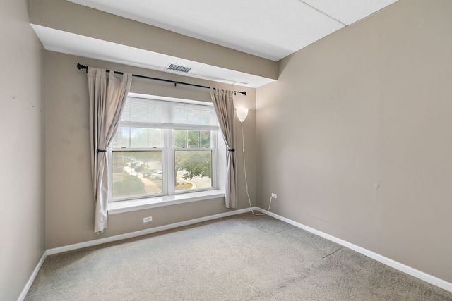 410 W Mahogany Court 202, Palatine, IL 60067