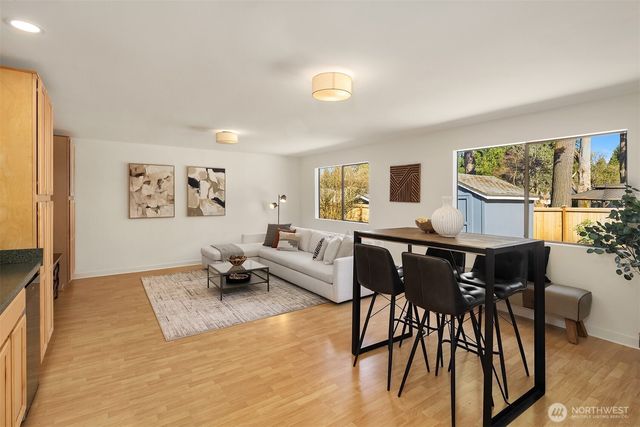 15126 NE 67th Place, Redmond, WA 98052