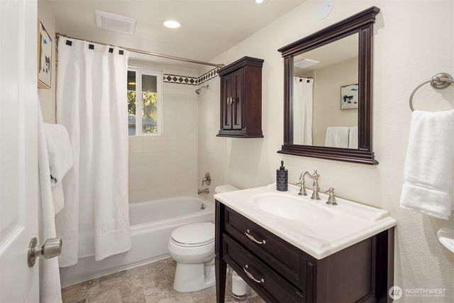 15126 NE 67th Place, Redmond, WA 98052