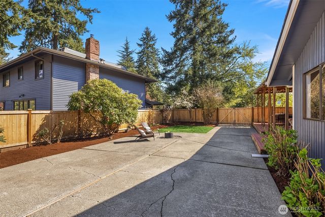 15126 NE 67th Place, Redmond, WA 98052