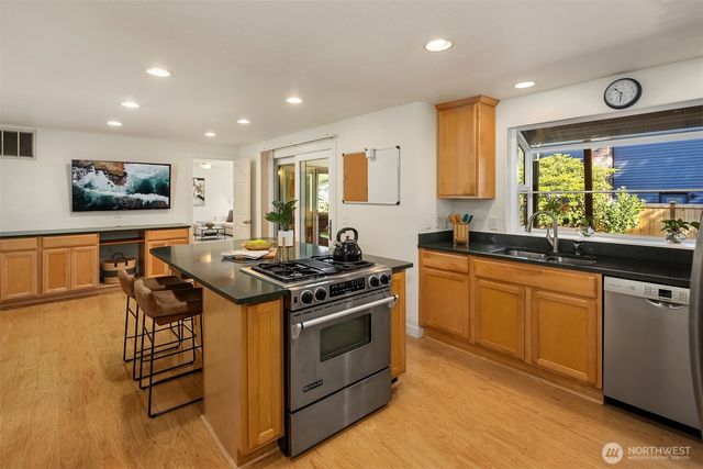 15126 NE 67th Place, Redmond, WA 98052