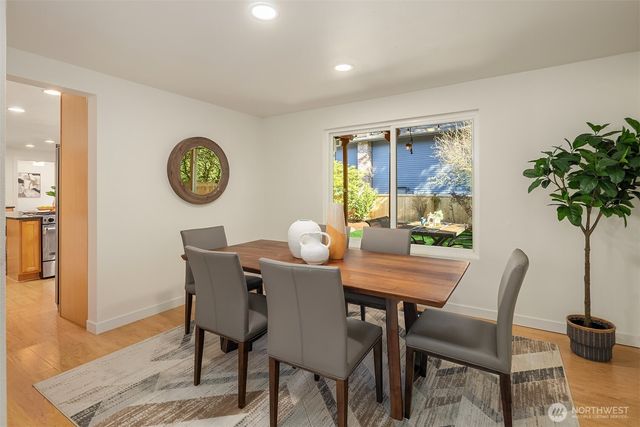 15126 NE 67th Place, Redmond, WA 98052