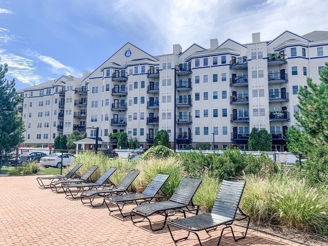 10 Seaport Dr 2213, Quincy, MA 02171