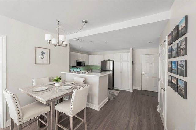 10 Seaport Dr 2213, Quincy, MA 02171