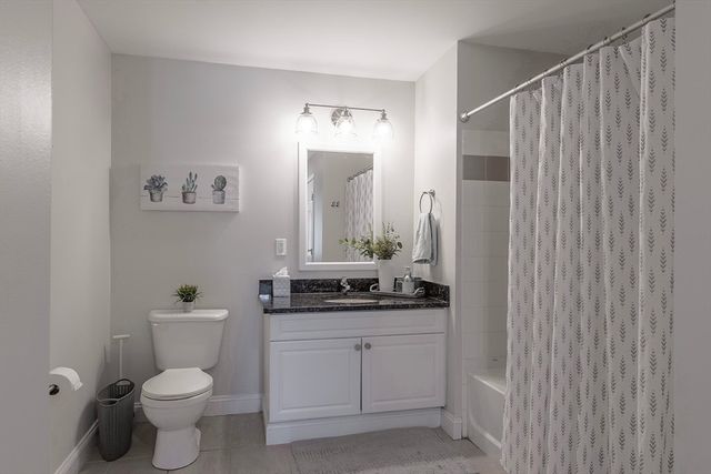 10 Seaport Dr 2213, Quincy, MA 02171