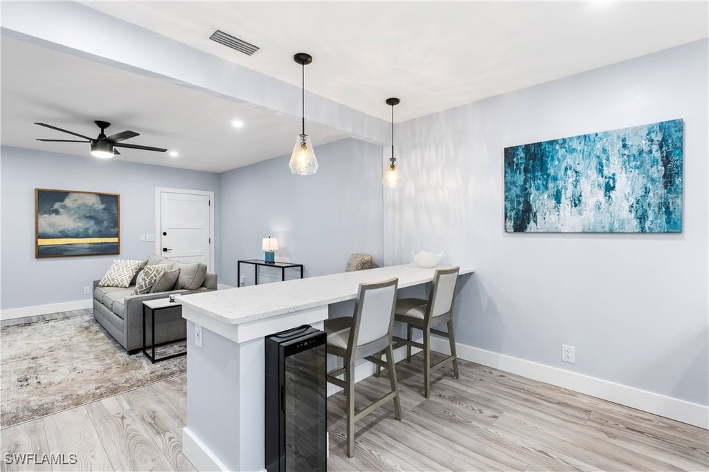 940 3rd ST S 204, Naples, FL 34102