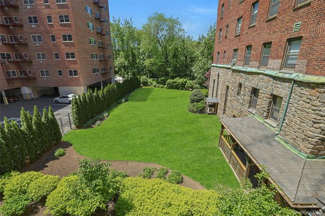 68 E Hartsdale Avenue 4J, Hartsdale, NY 10530