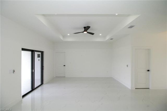 945 Commodore ST, Lehigh Acres, FL 33974