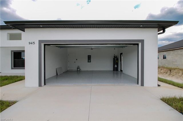 945 Commodore ST, Lehigh Acres, FL 33974