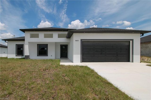 945 Commodore ST, Lehigh Acres, FL 33974