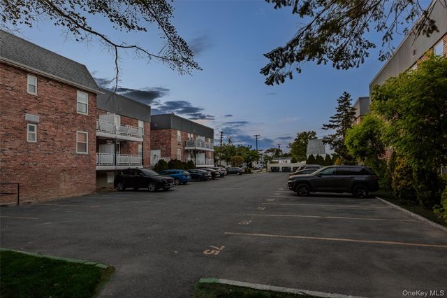 40 Daley Place 104, Lynbrook, NY 11563