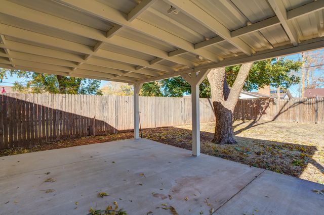 5426 42nd Street, Lubbock, TX 79414