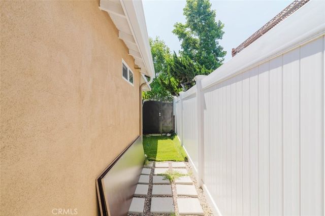 9863 Houghton Avenue, Santa Fe Springs, CA 90670