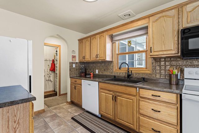 911 Harvey AVENUE, Watertown, WI 53094