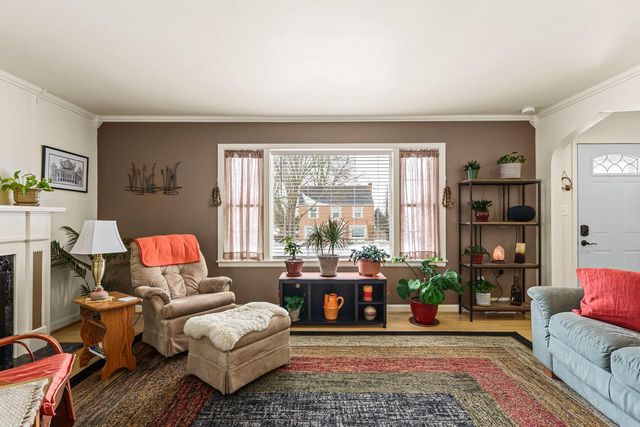 911 Harvey AVENUE, Watertown, WI 53094