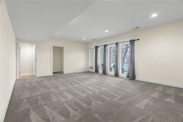 1640 N Hunter Drive, Olathe, KS 66061