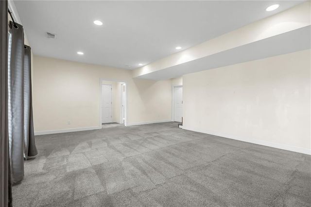 1640 N Hunter Drive, Olathe, KS 66061