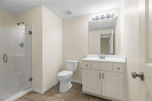 1640 N Hunter Drive, Olathe, KS 66061