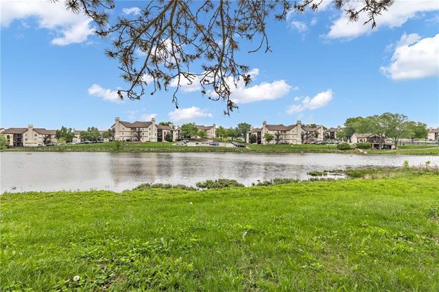 1640 N Hunter Drive, Olathe, KS 66061