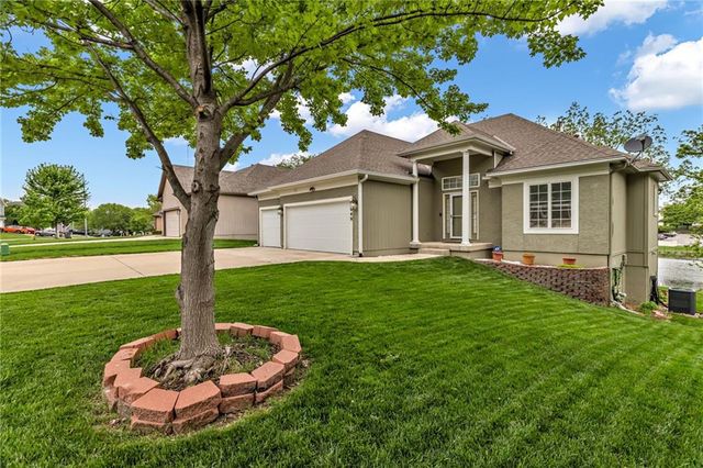 1640 N Hunter Drive, Olathe, KS 66061