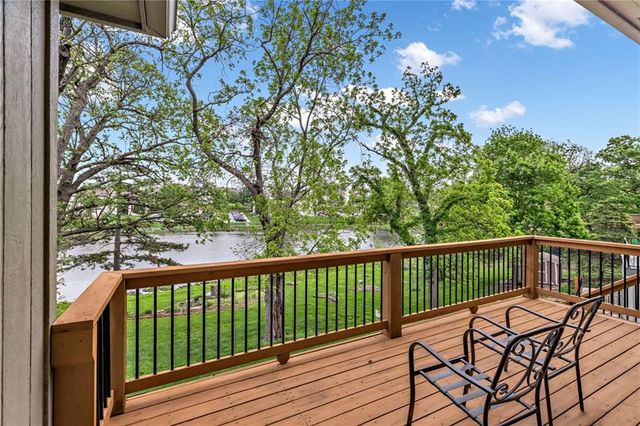 1640 N Hunter Drive, Olathe, KS 66061
