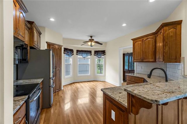 1640 N Hunter Drive, Olathe, KS 66061