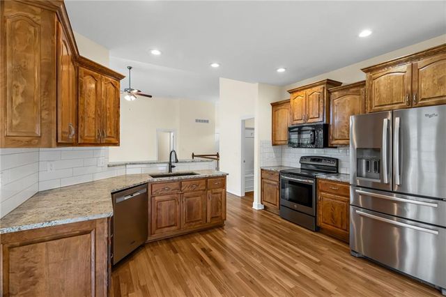 1640 N Hunter Drive, Olathe, KS 66061
