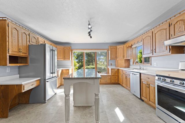 21908 Shirley Drive, Goshen, IN 46526