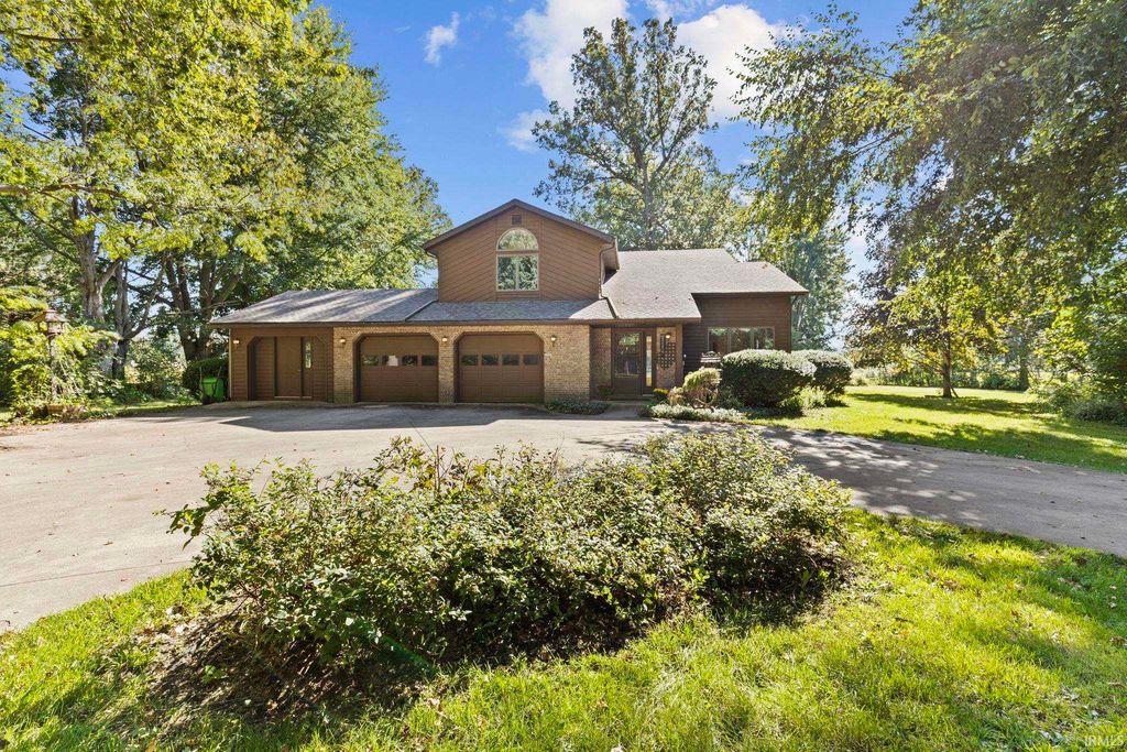 21908 Shirley Drive, Goshen, IN 46526