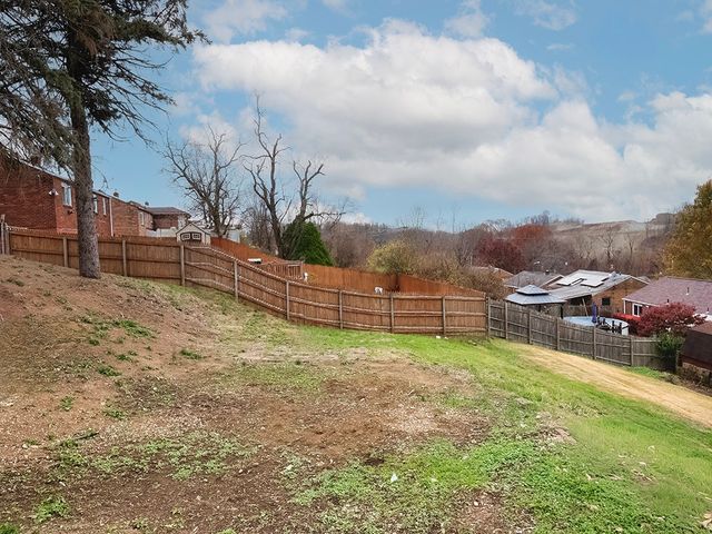 260 Creston Drive, West Mifflin, PA 15122