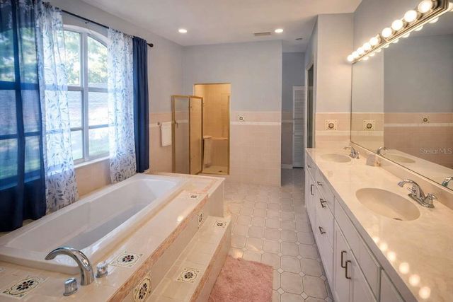 5116 E 122ND AVENUE, Temple Terrace, FL 33617