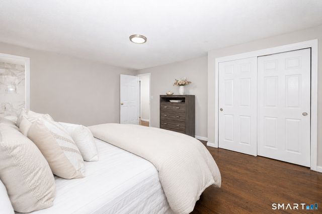 185 Tanglewood Drive, Hamden, CT 06518