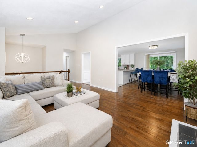 185 Tanglewood Drive, Hamden, CT 06518