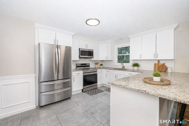 185 Tanglewood Drive, Hamden, CT 06518