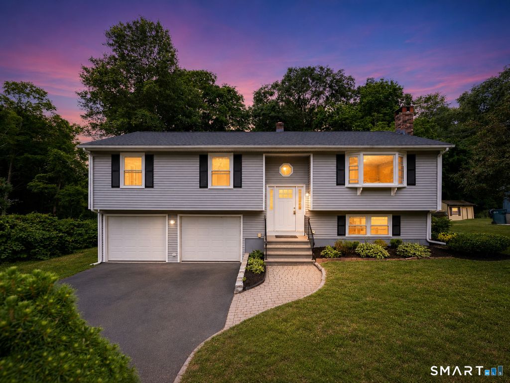 185 Tanglewood Drive, Hamden, CT 06518