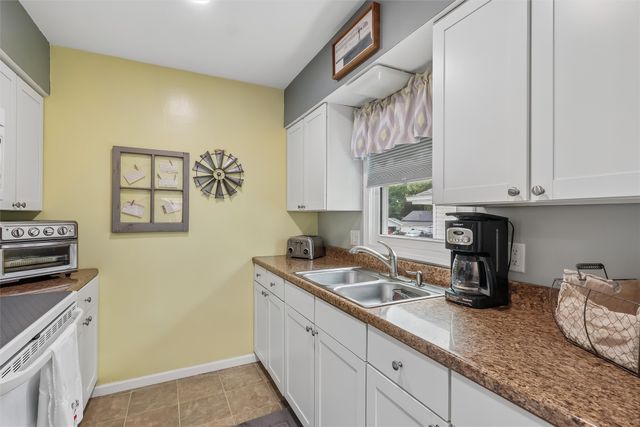 2600 E 40th Street, Des Moines, IA 50317
