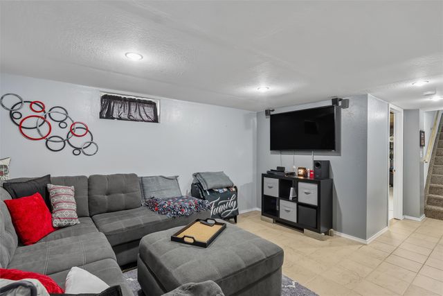 2600 E 40th Street, Des Moines, IA 50317