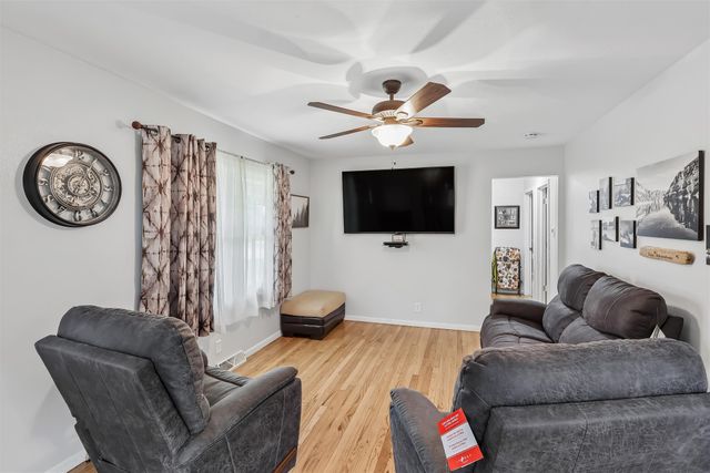 2600 E 40th Street, Des Moines, IA 50317