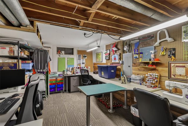 2600 E 40th Street, Des Moines, IA 50317